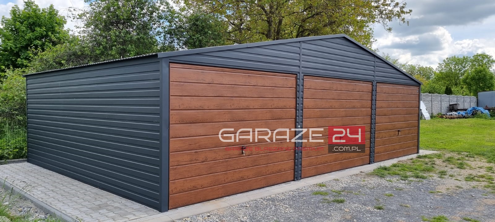 Garaż blaszany PREMIUM, 9x6m , grafit mat + ciemny orzech , trzy bramy uchylne, wzmocniony profilem zamkniętym ocynkowanym - obrazek 6