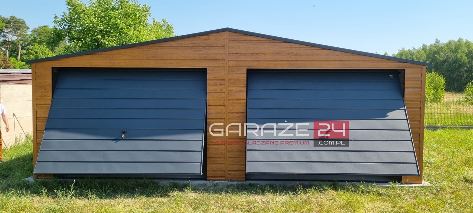 Garaż blaszany PREMIUM 7x6m , jasny orzech + grafit, dwie bramy uchylne , wzmocniony profilem zamkniętym ocynkowanym - obrazek 3