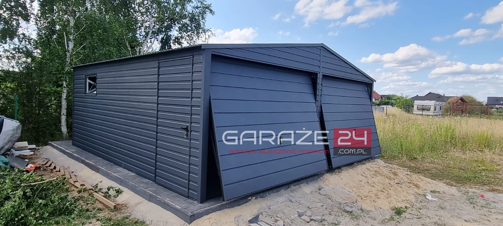 Garaż blaszany na zgłoszenie , 6x5,8m do 35m2 , grafit mat , dwie bramy uchylne , drzwi , okno , wzmocniony profilem zamkniętym ocynkowanym - obrazek 2
