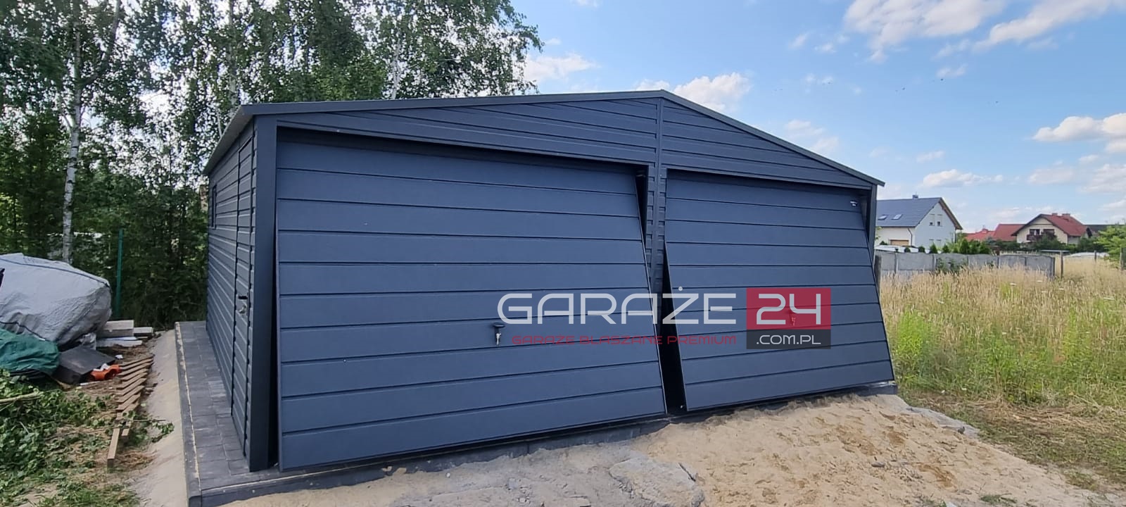 Garaż blaszany na zgłoszenie , 6x5,8m do 35m2 , grafit mat , dwie bramy uchylne , drzwi , okno , wzmocniony profilem zamkniętym ocynkowanym - obrazek 3