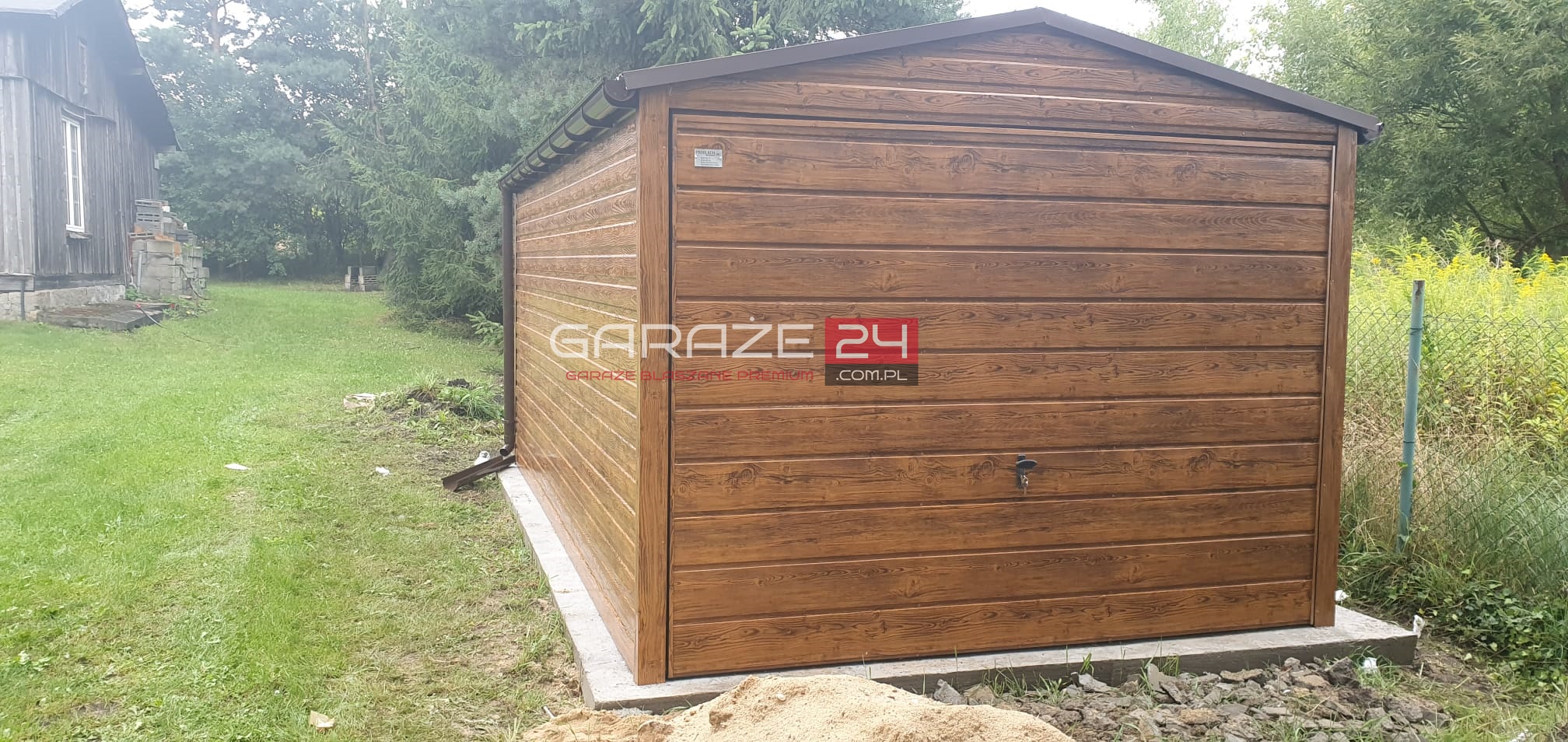 Garaż blaszany na zgłoszenie, 3x5m , jasny orzech, filc pod dachem, rynny PCV, wzmocniony profilem zamkniętym ocynkowanym - obrazek 2