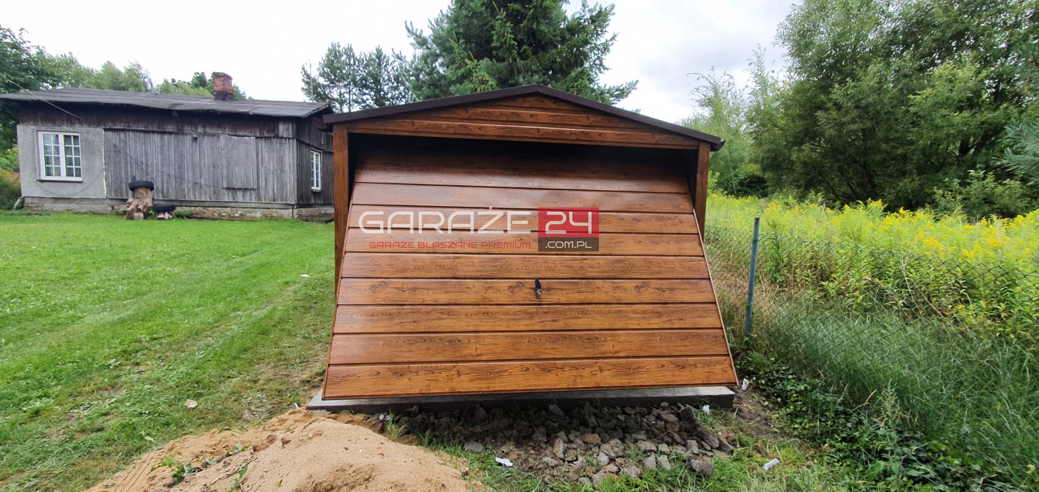 Garaż blaszany na zgłoszenie, 3x5m , jasny orzech, filc pod dachem, rynny PCV, wzmocniony profilem zamkniętym ocynkowanym - obrazek 4