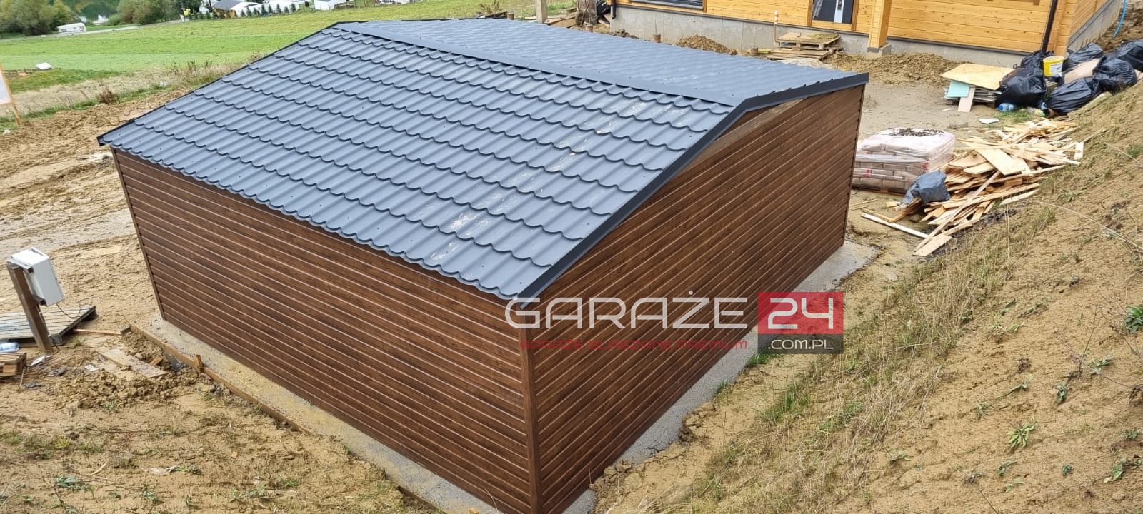 Garaż blaszany na zgłoszenie, 6x5,8m do 35m2 ,ciemny orzech, filc, okno, blachodachówka, drzwi , wzmocniony profilem zamkniętym ocynkowanym - obrazek 2