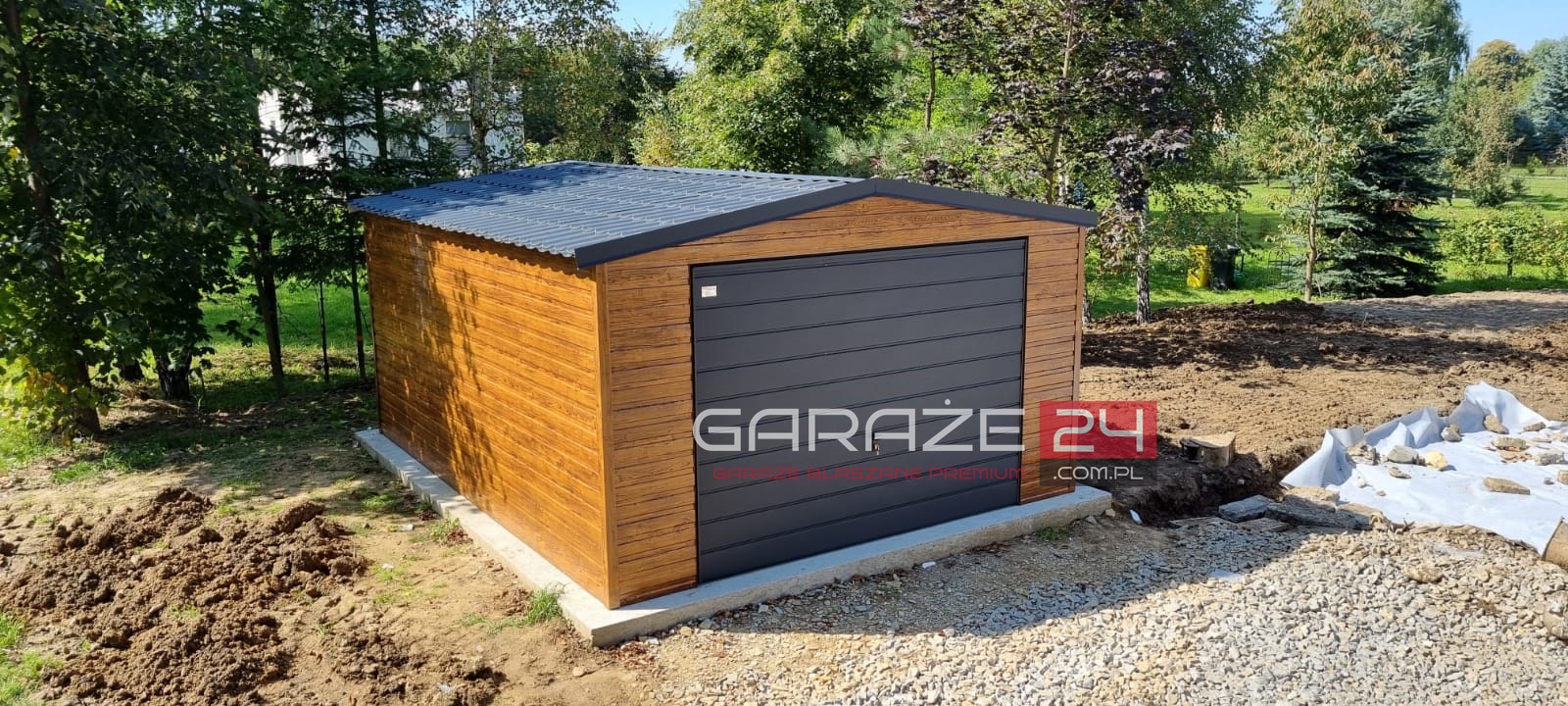 Garaż blaszany na zgłoszenie 4x6m, filc pod dachem, drzwi , okno , blachodachówka, wzmocniony profilem zamkniętym ocynkowanym - obrazek 3