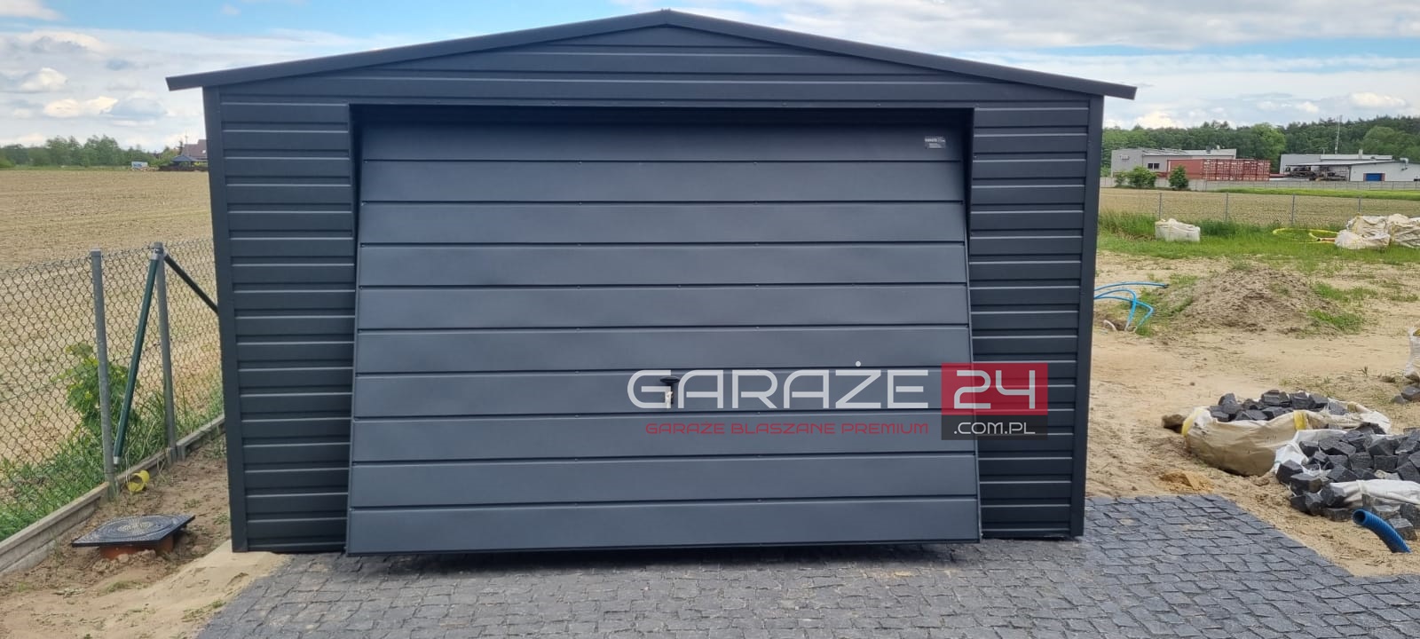 Garaż blaszany na zgłoszenie , 4x6m, grafit mat, brama uchylna, wzmocniony profilem zamkniętym ocynkowanym - obrazek 3