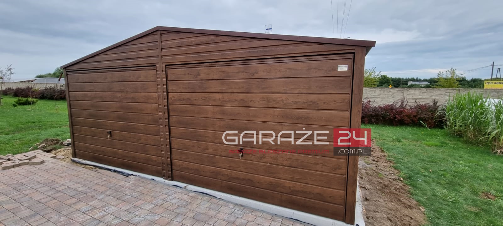 Garaż blaszany na zgłoszenie, 6x5m, do 35m2, ciemny orzech, dwie bramy uchylne, wzmocniony profilem zamkniętym ocynkowanym - obrazek 5