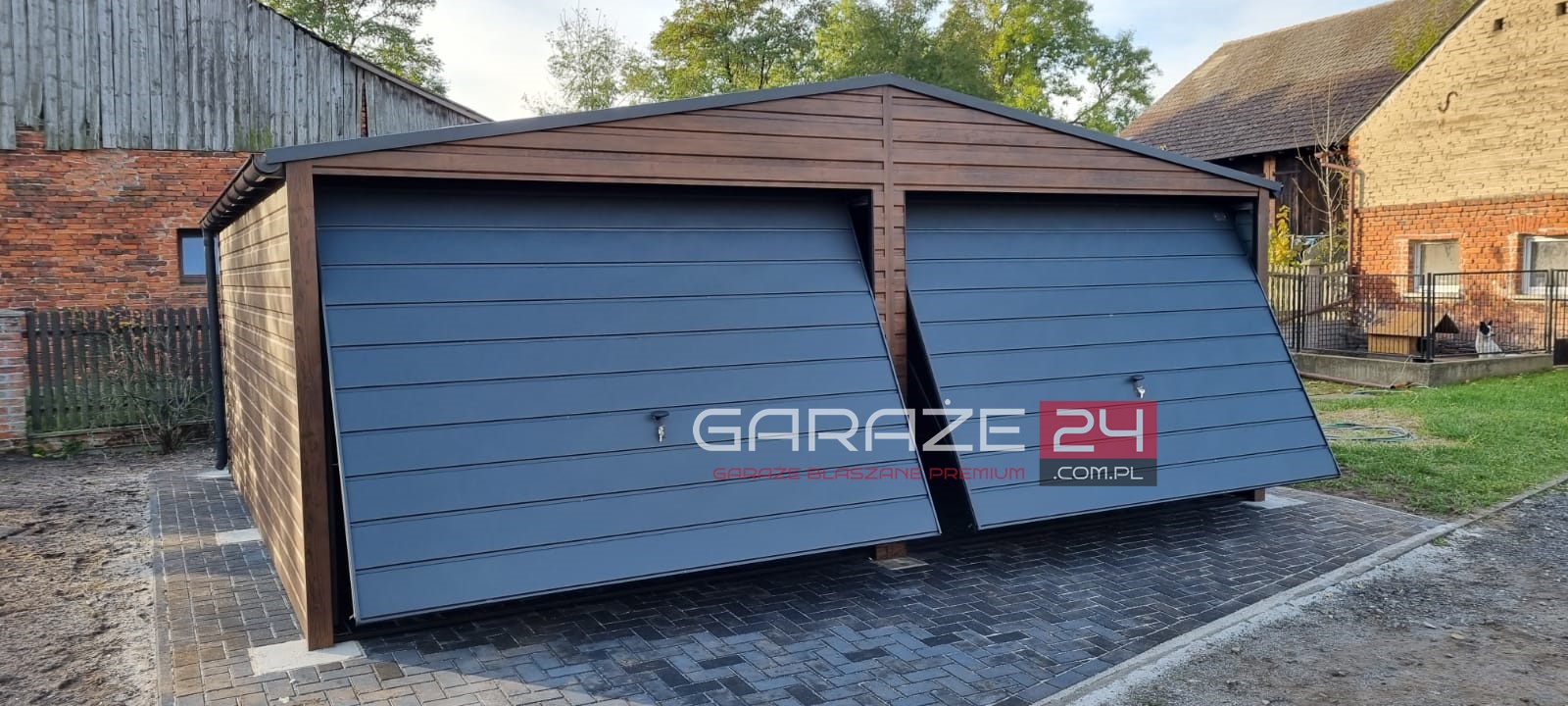 Garaż blaszany na zgłoszenie, 6×5,5m , do 35m2, ciemny orzech +grafit mat, dwie bramy uchylne ,drzwi , wzmocniony profilem zamkniętym ocynkowanym