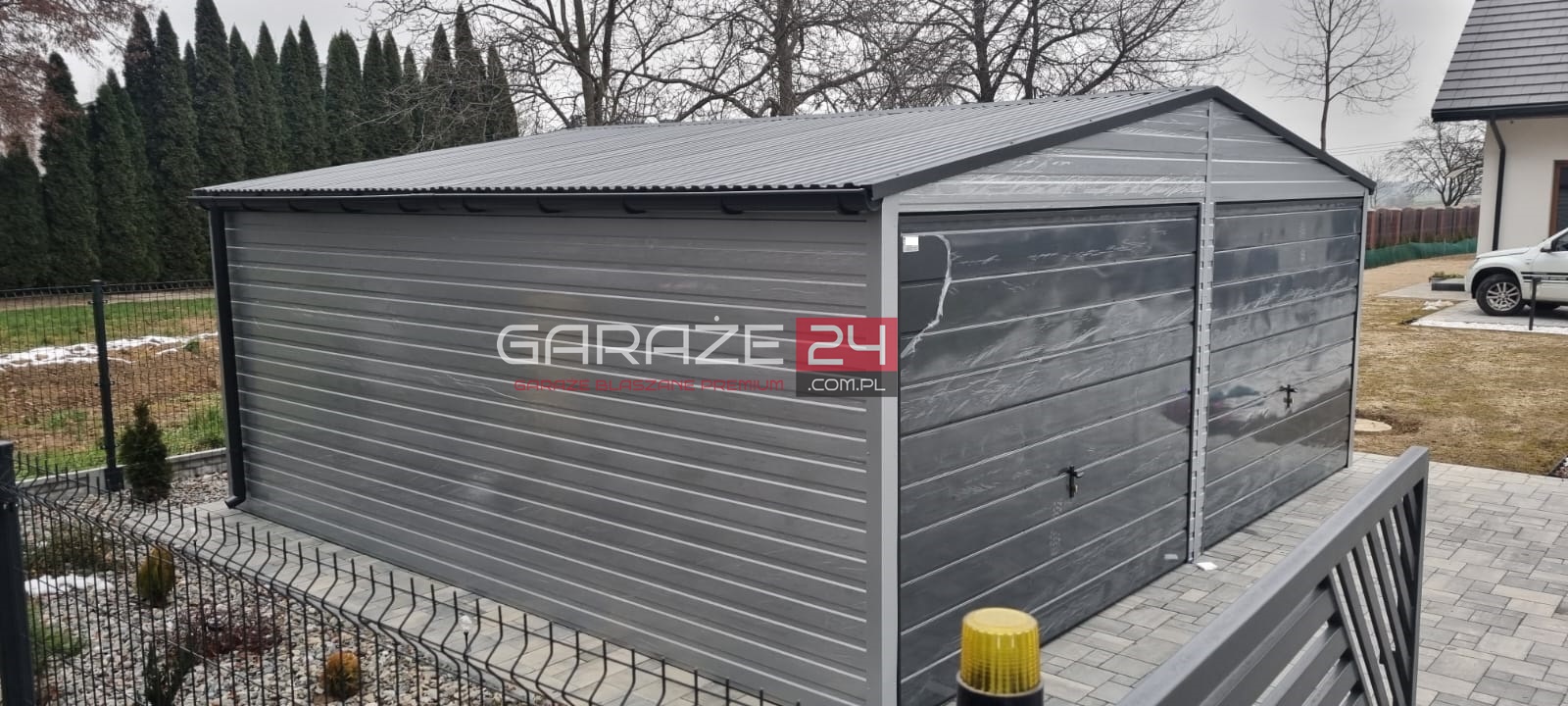 Garaż blaszany na zgłoszenie, 6x5,80m, do 35m2, dwie bramy uchylne , wzmocniony profilem zamkniętym ocynkowanym - obrazek 2