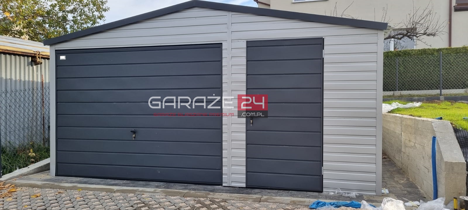 Garaż blaszany na zgłoszenie, 5x6m  srebrny + grafit, brama uchylna, drzwi, wzmocniony profilem zamkniętym ocynkowanym