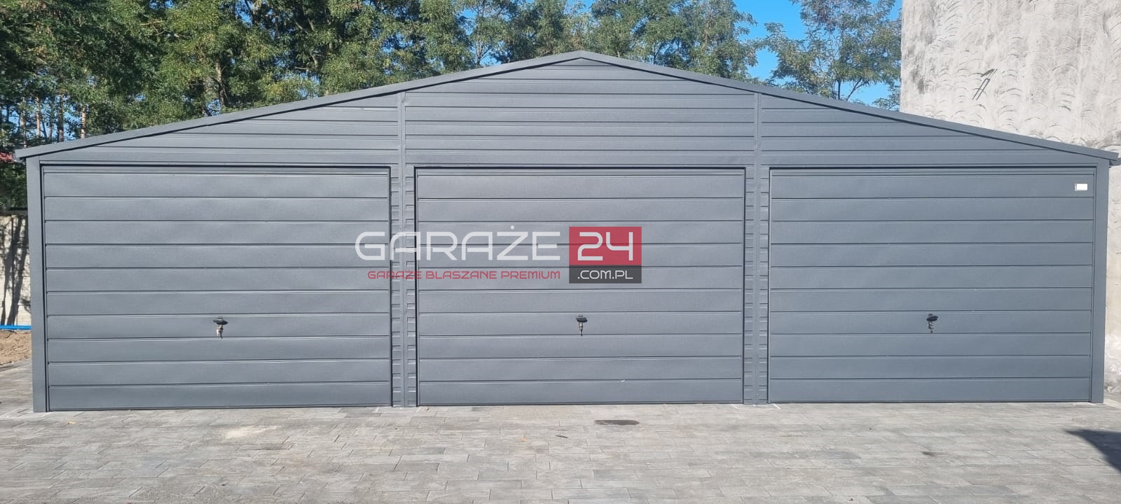 Garaż blaszany PREMIUM 9x6m grafit mat, trzy bramy uchylne, wzmocniony profilem zamkniętym ocynkowanym - obrazek 2