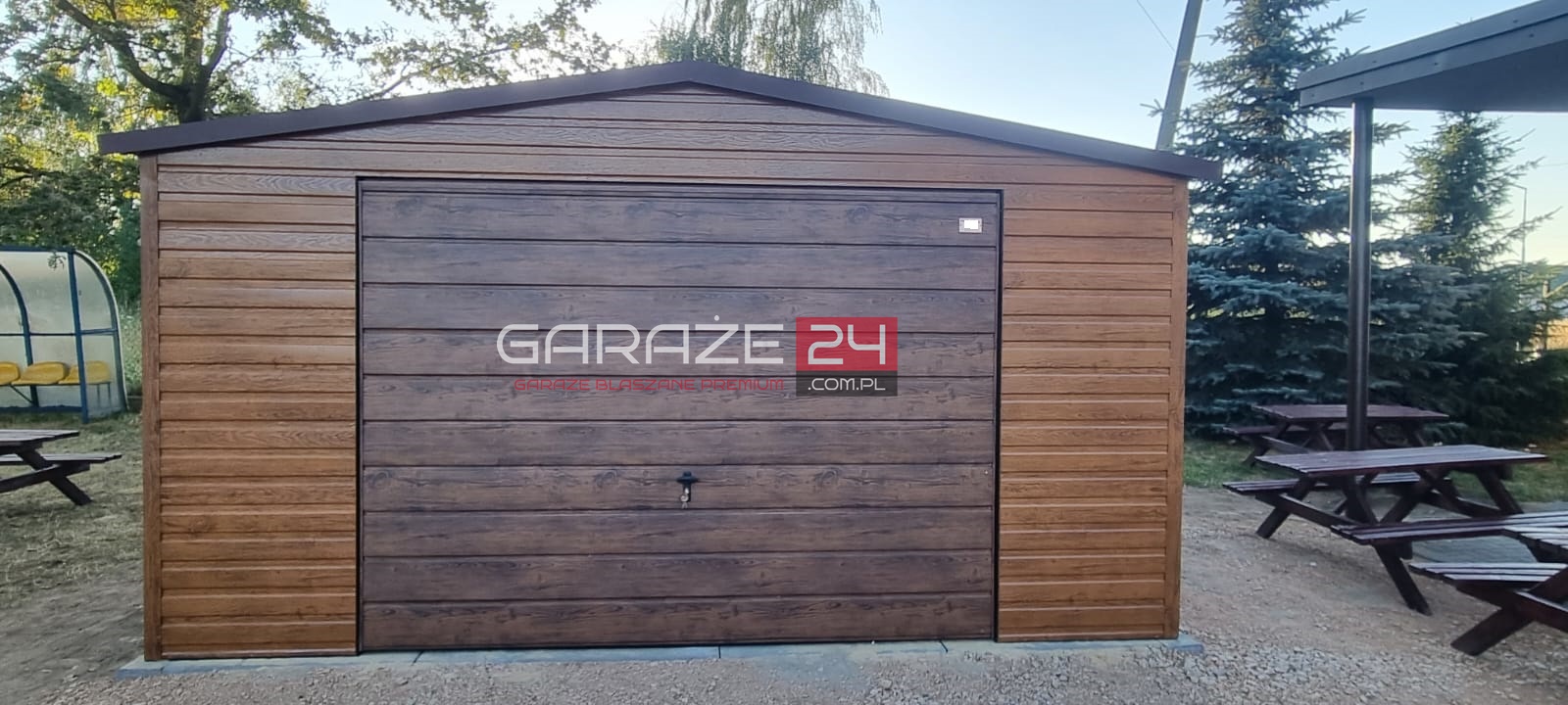 Garaż blaszany na zgłoszenie , 4x6m, jasny orzech + ciemny orzech, brama uchylna ,wzmocniony profilem zamkniętym ocynkowanym