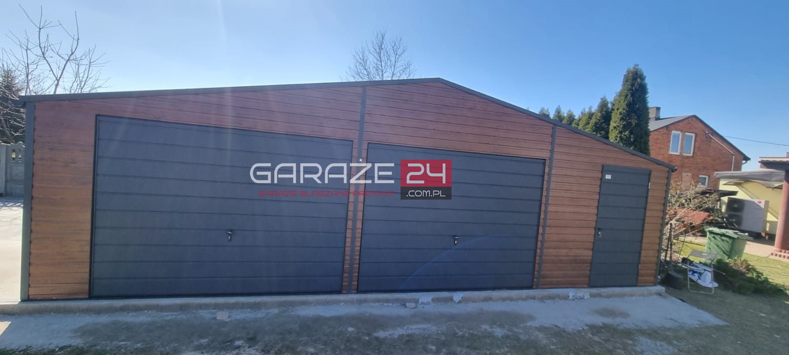 Garaż blaszany PREMIUM, 9x6m, ciemny orzech + grafit mat, dwie bramy uchylne + drzwi ,wzmocniony profilem zamkniętym ocynkowanym - obrazek 4