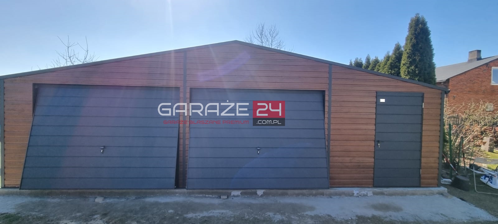 Garaż blaszany PREMIUM, 9x6m, ciemny orzech + grafit mat, dwie bramy uchylne + drzwi ,wzmocniony profilem zamkniętym ocynkowanym - obrazek 5