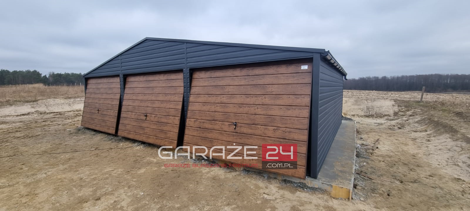 Garaż blaszany PREMIUM 9x5m ,grafit mat + ciemny orzech, trzy bramy uchylne, wzmocniony profilem zamkniętym ocynkowanym - obrazek 5