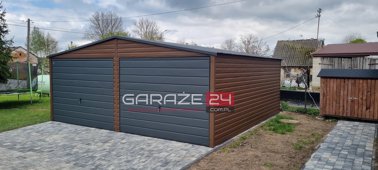 Garaż blaszany na zgłoszenie 6x5,80m do 35m2 , ciemny orzech + grafit mat, dwie bramy uchylne, wzmocniony profilem zamkniętym ocynkowanym - obrazek 3