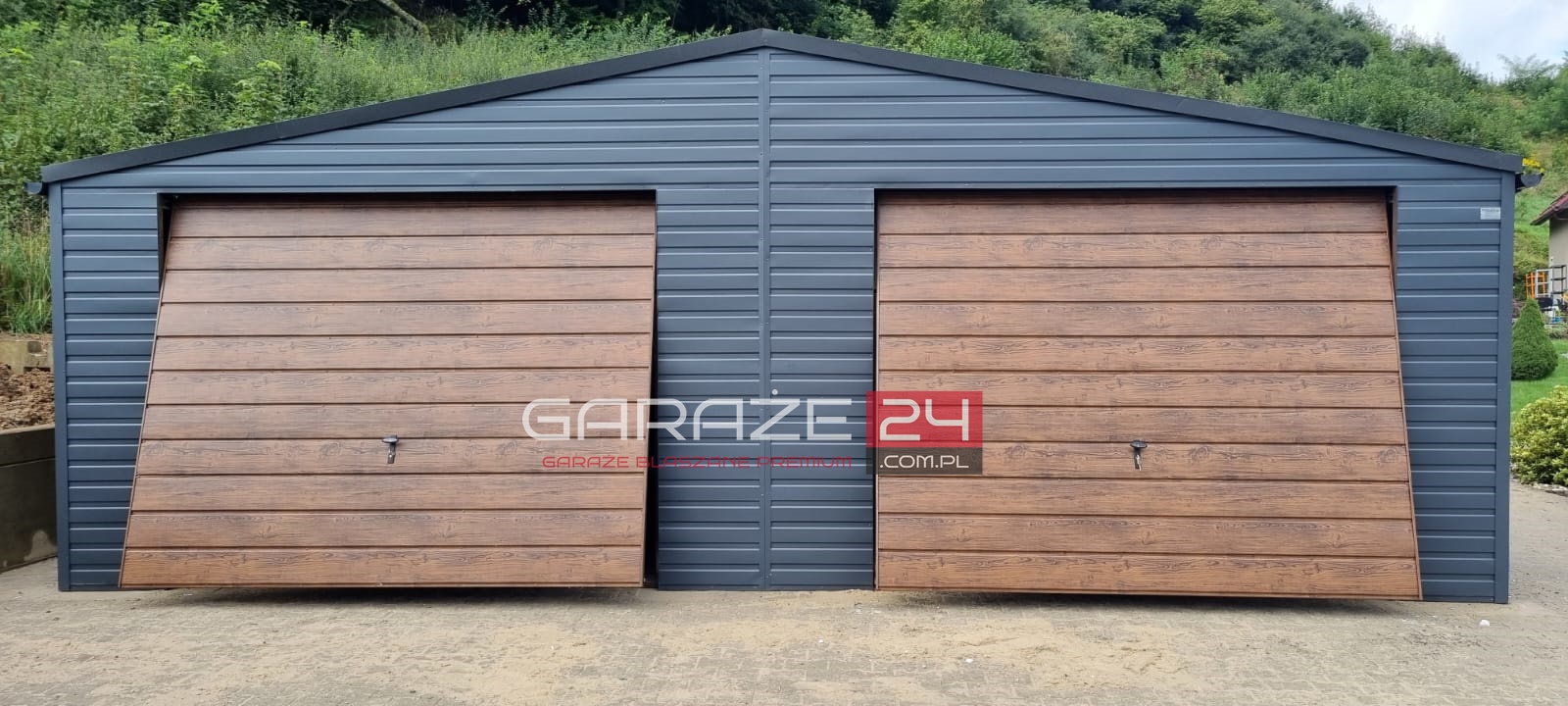 Garaż blaszany PREMIUM 8x8m, rynny PCV , filc pod dachem, drzwi , okno , wzmocniony profilem zamkniętym ocynkowanym - obrazek 2
