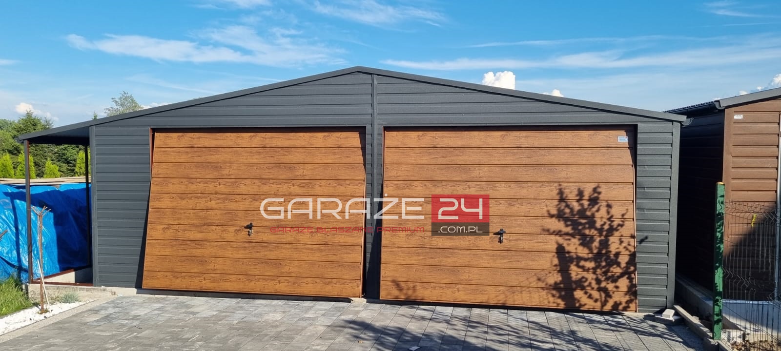 Garaż blaszany PREMIUM 8m szeroki ( 7m garaż + 1m wiata ) 6m długi , grafit mat + ciemny orzech, wzmocniony profilem zamkniętym ocynkowanym - obrazek 4
