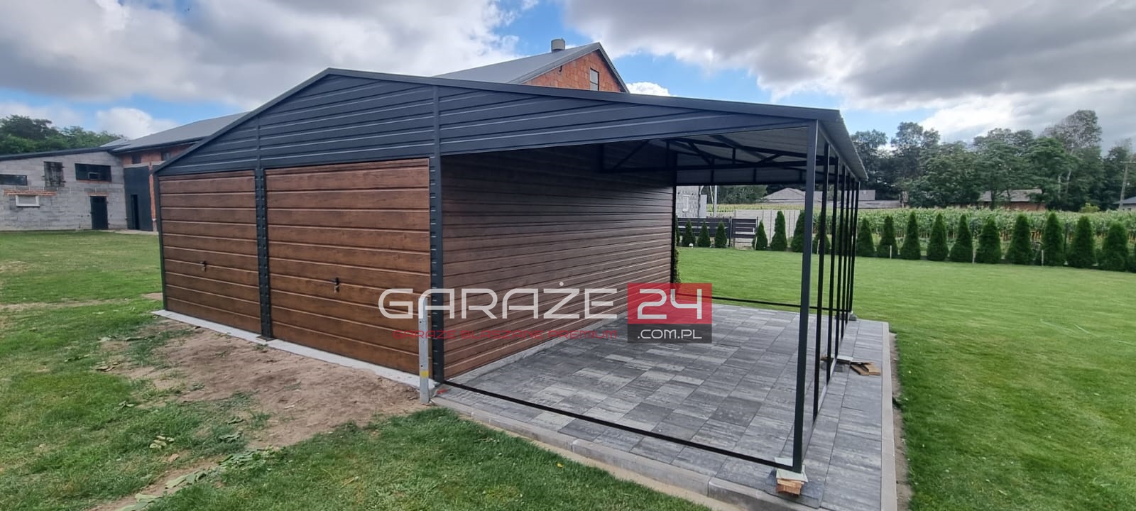 Garaż blaszany PREMIUM 9m szeroki ( 6m garaż + 3m wiata ) 6m długi , grafit mat + orzech, wzmocniony profilem zamkniętym ocynkowanym - obrazek 4