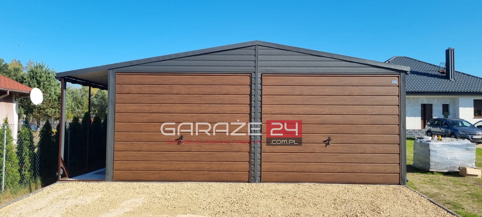 Garaż blaszany PREMIUM 7x12m, podwyższony o 10cm ,rynny PCV, filc pod dachem , drzwi , trzy okna, wzmocniony profilem zamkniętym ocynkowanym - obrazek 3