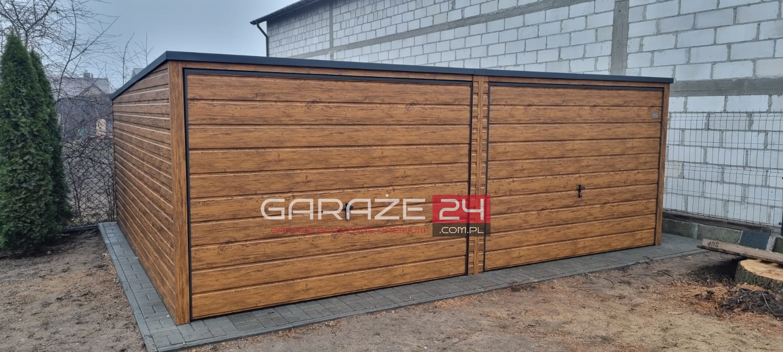 Garaż blaszany PREMIUM 6×5,80m , do 35m2 na zgłoszenie,  jasny orzech , dwie bramy uchylne ,wzmocniony profilem zamkniętym ocynkowanym