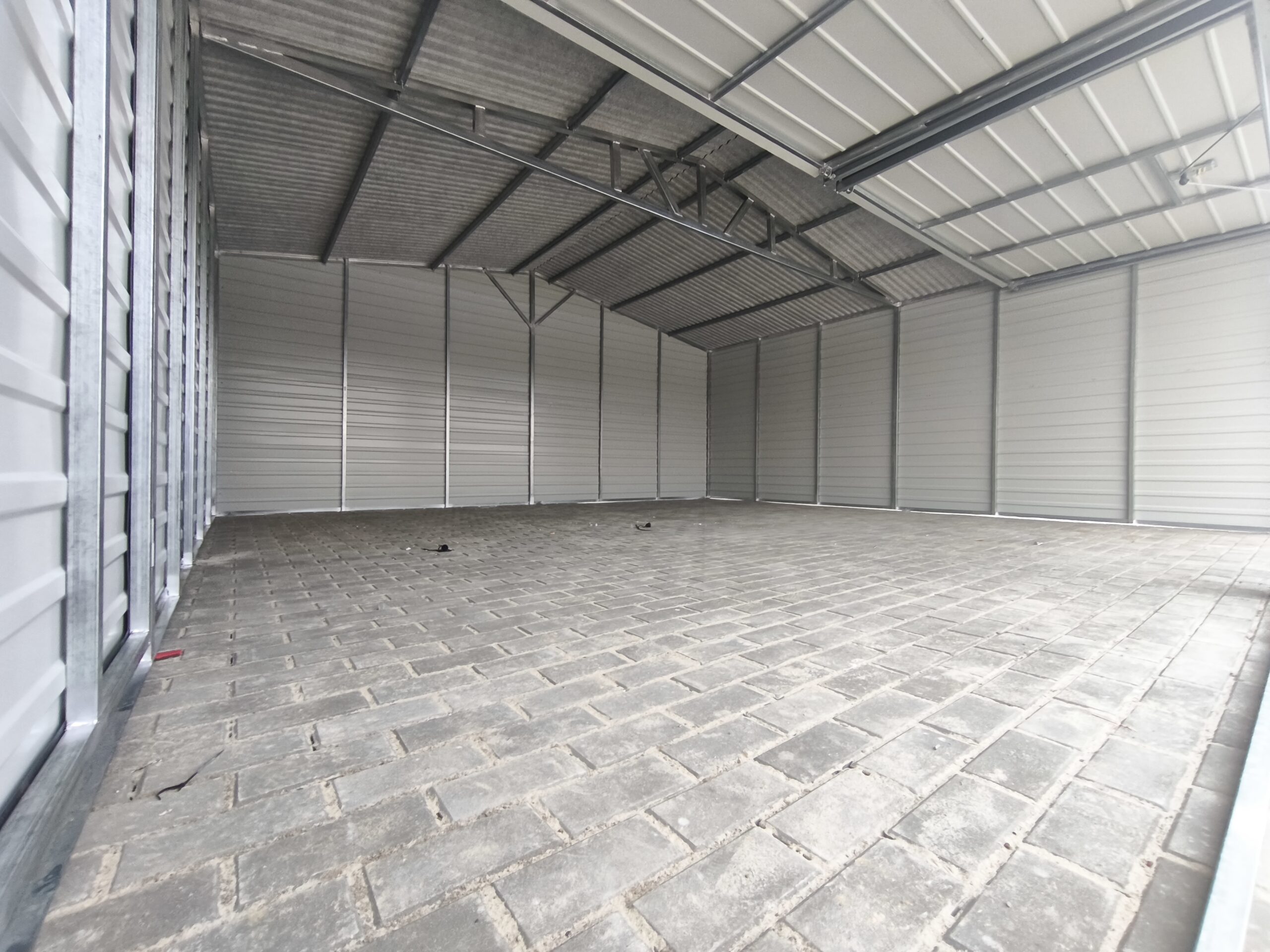 Garaż blaszany na zgłoszenie , 6x5m grafit mat, do 35m2, dwie bramy uchylne , wzmocniony profilem zamkniętym ocynkowanym - obrazek 5
