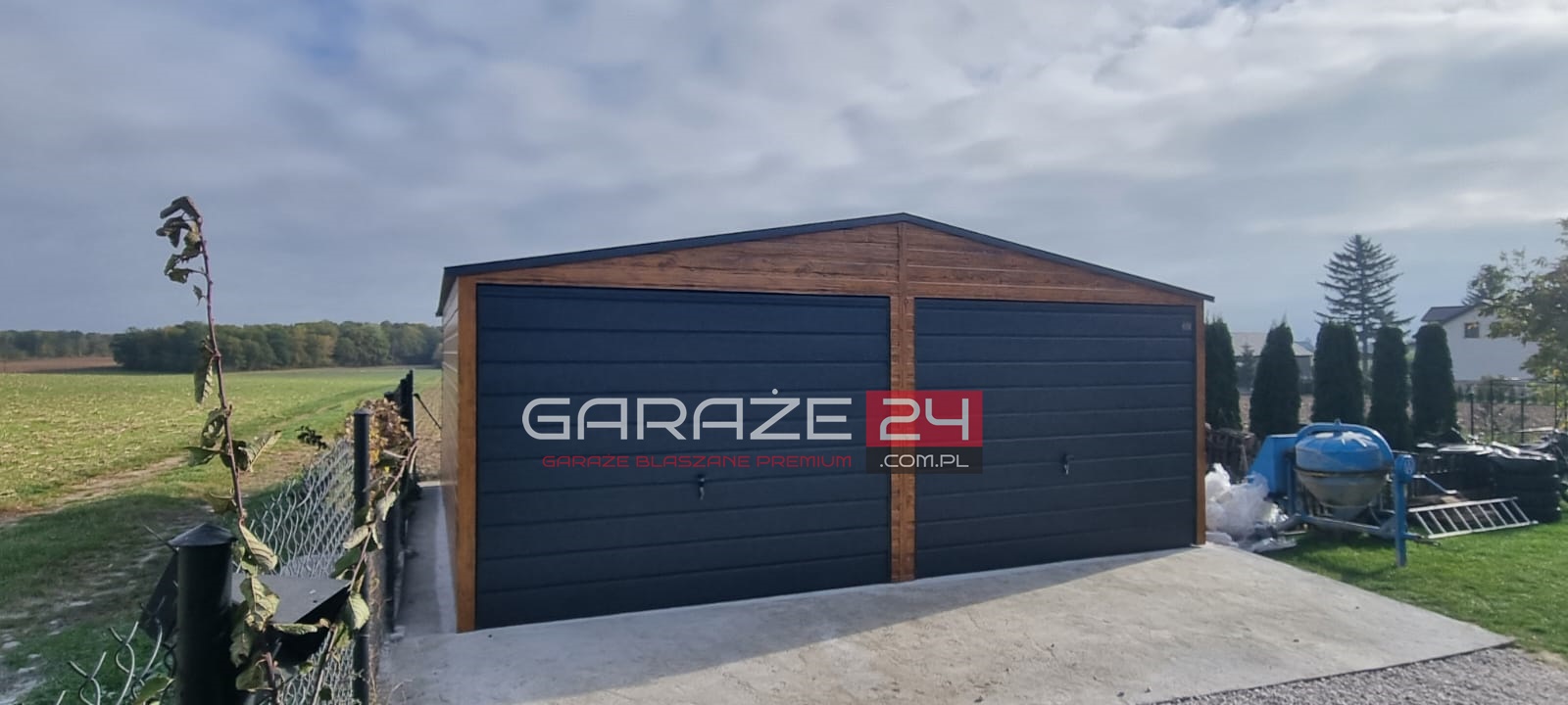 Garaż blaszany 6x5,5m do 35m2 na zgłoszenie, jasny orzech + grafit mat , dwie bramy uchylne, drzwi , wzmocniony profilem zamkniętym ocynkowanym - obrazek 3
